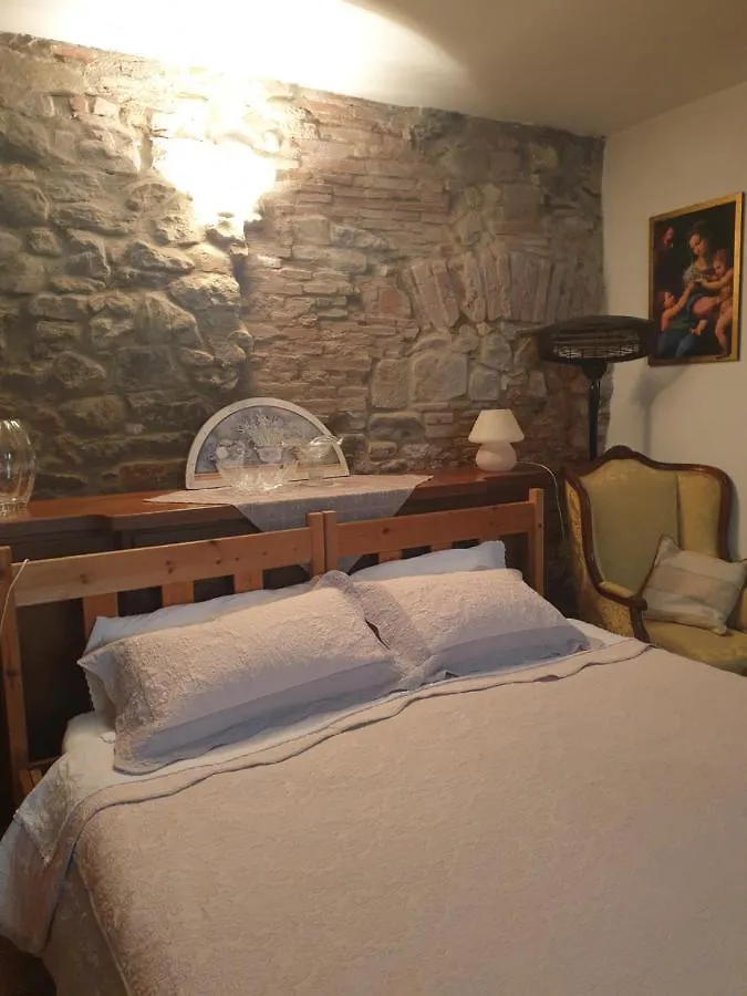 Helga'S House- Una Finestra Sul Borgo Ambra 0*,  Italien